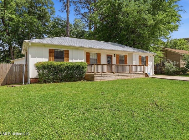 116 Oak Park Drive, Pearl, MS 39208
