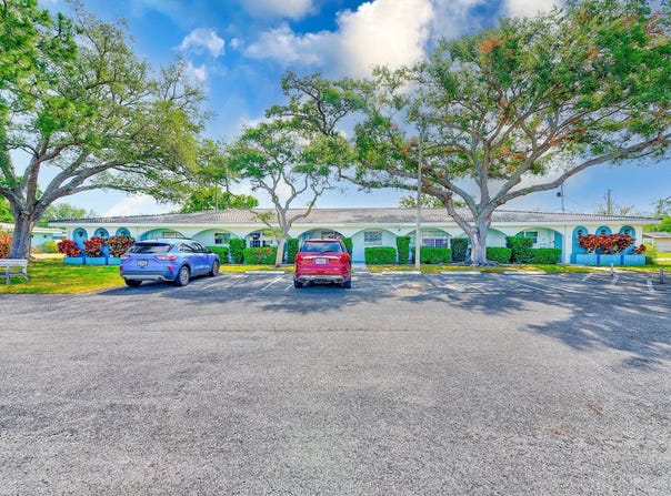 11200 102nd Ave, Seminole, FL 33778