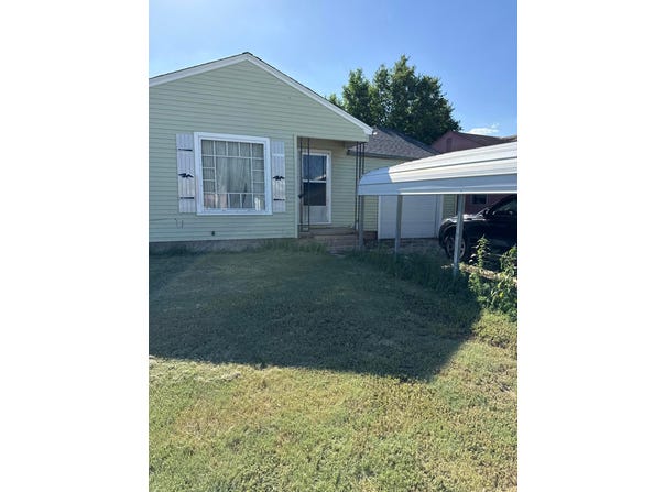 808 Ave P, Sunray, TX 79086