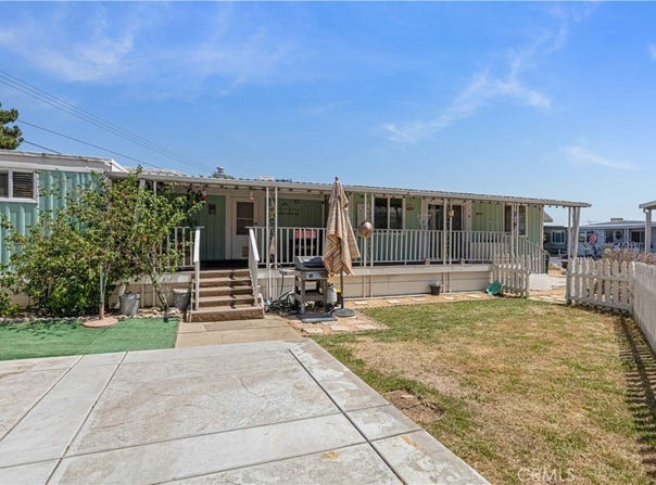 301 E Foothill Boulevard, Pomona, CA 91767