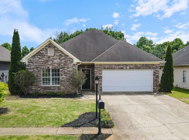 1032 LEXINGTON DRIVE, MOODY, AL 35004