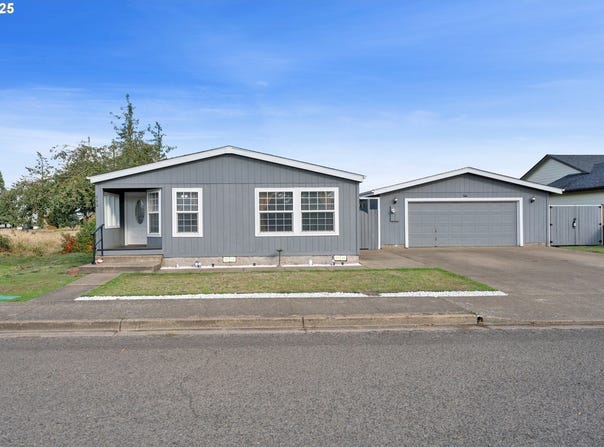 346 E 10TH Pl, JunctionCity, OR 97448