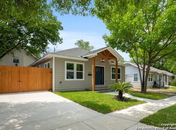 1030 elsmere, San Antonio, TX 78201