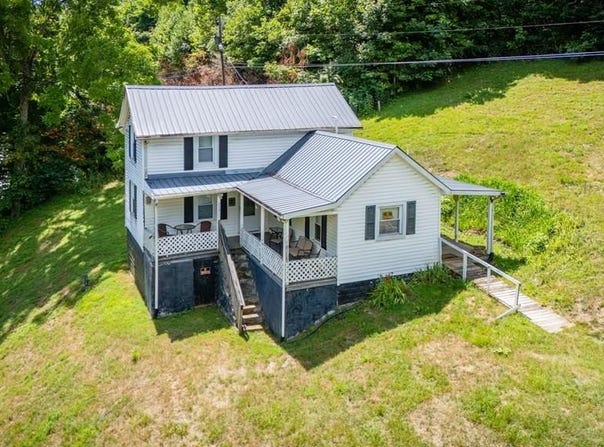 240 Beaver Creek Rd, Saltville, VA 24370