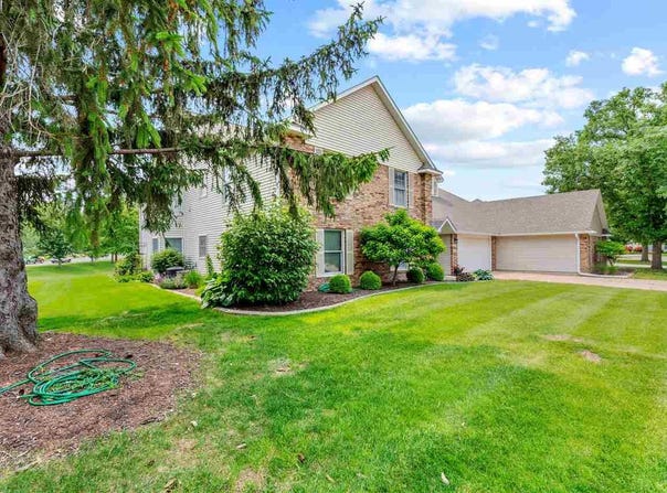 2321 WILLOWBROOKE LN, IowaCity, IA 52246