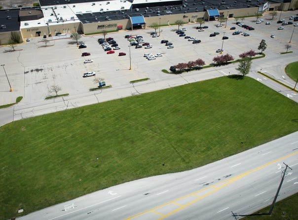 Lot D S Gear Avenue, West Burlington, IA 52655