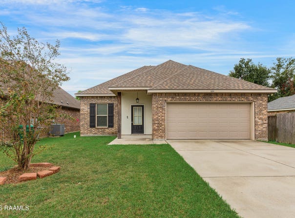 604 Deer Meadow Boulevard, Broussard, LA 70518