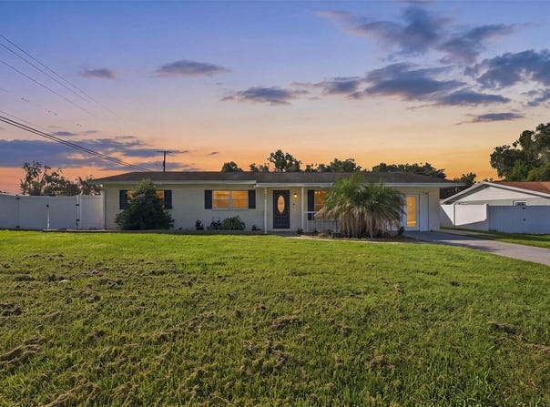 702 CAMELLIA Court, SEFFNER, FL 33584