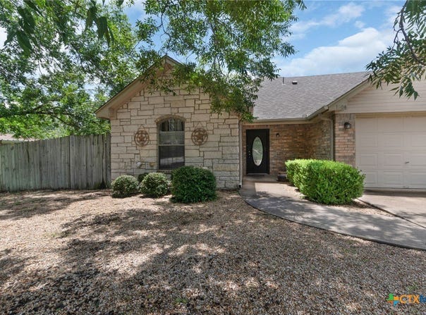 1004 W North Avenue, Lampasas, TX 76550