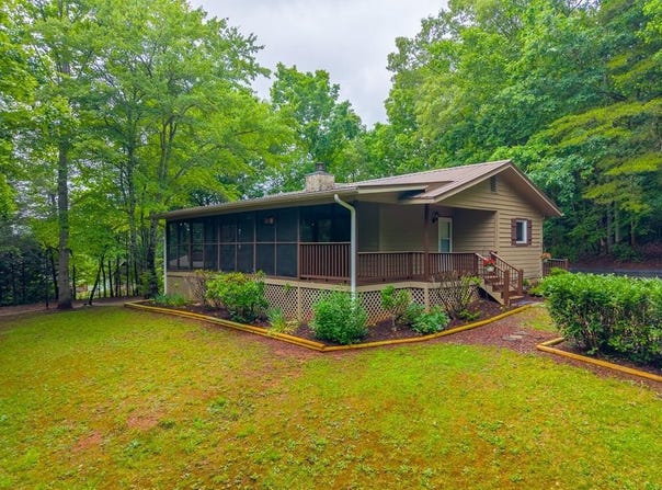 132 Eagles Nest Rd, Franklin, NC 28734