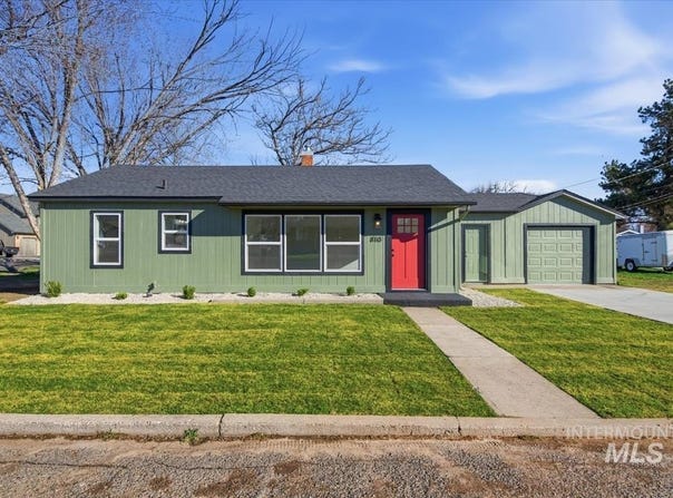 810 E 9th N, Mountain Home, ID 83647