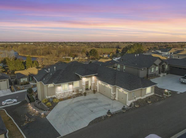 3457 Nicholas Lane, West Richland, WA 99353