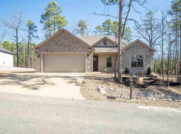 10 Acambaro Place, Hot Springs Village, AR 71909