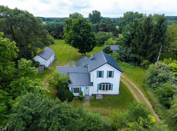 2538 Burnside, North Branch, MI 48461
