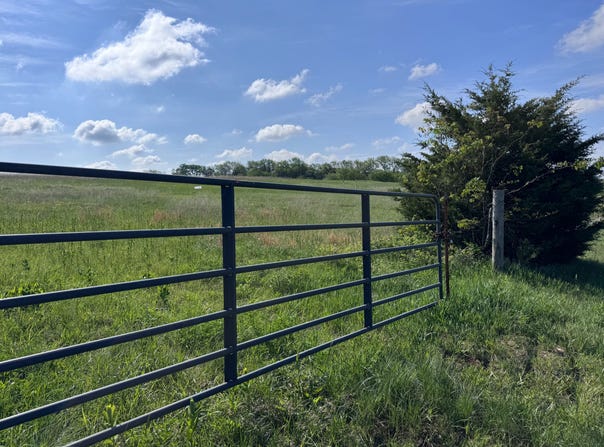 1960 E 600 Rd, Lecompton, KS 66050