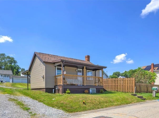 1646 Main Street, W Leechburg, PA 15656