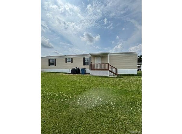 220 Pheasant Lane, Grand Blanc Twp, MI 48439