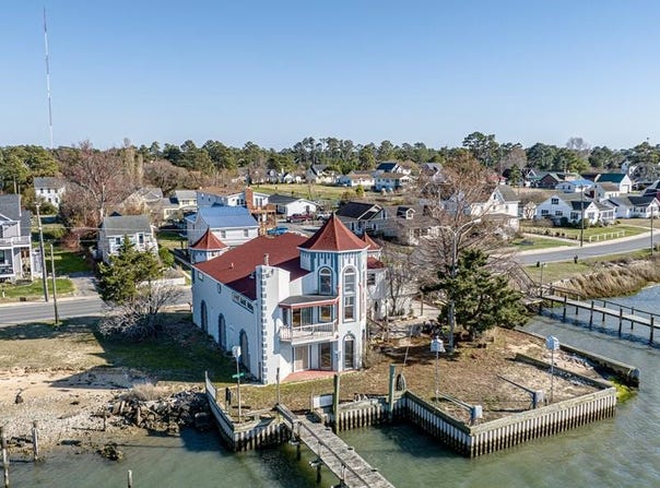 3481 MAIN ST, CHINCOTEAGUE, VA 23336