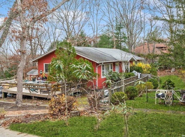 44 Robeson Boulevard, Sag Harbor, NY 11963