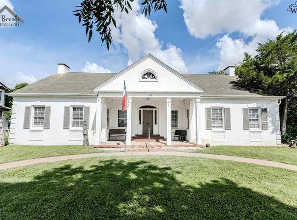 419 N WAGGONER STREET, Electra, TX 76360