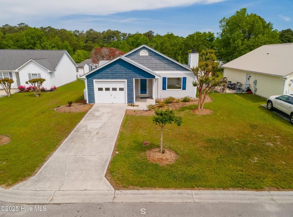 823 S Dogwood Lane, Swansboro, NC 28584