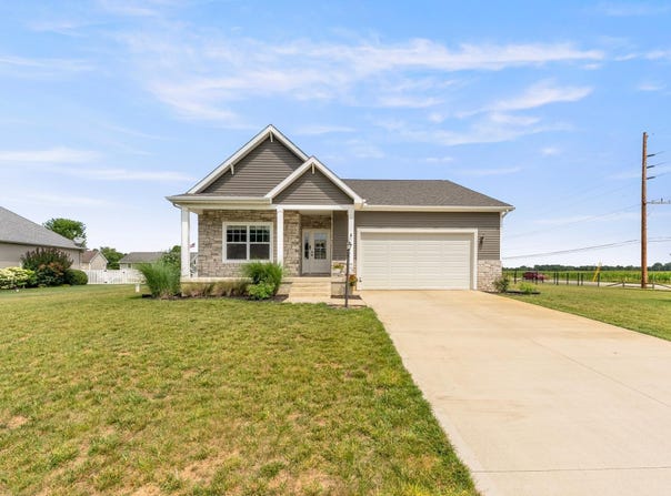 5026 N Sawgrass Lane, Leesburg, IN 46538