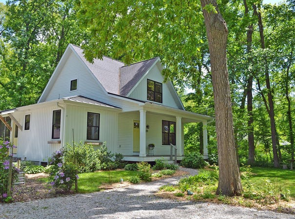 279 S 150 E, Valparaiso, IN 46383