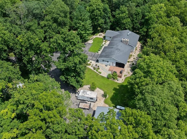 975 W Cliff, OREGON, IL 61061