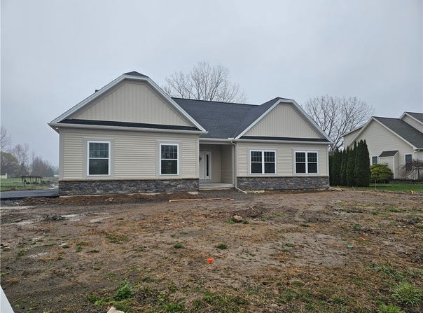 30 Legends Way, Greece, NY 14612