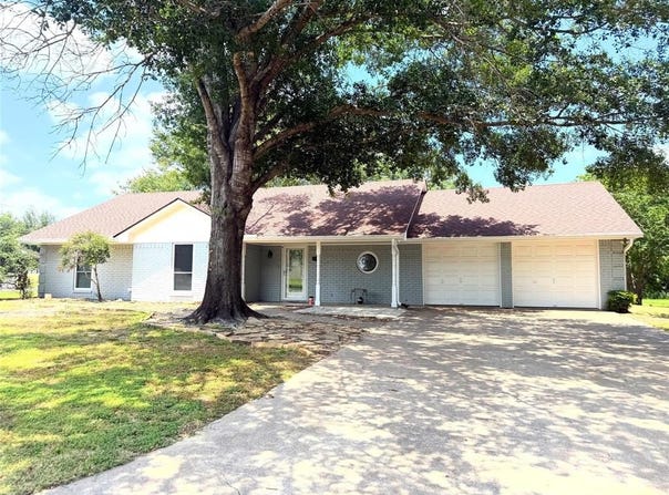 1111 Joel Street, Groesbeck, TX 76642