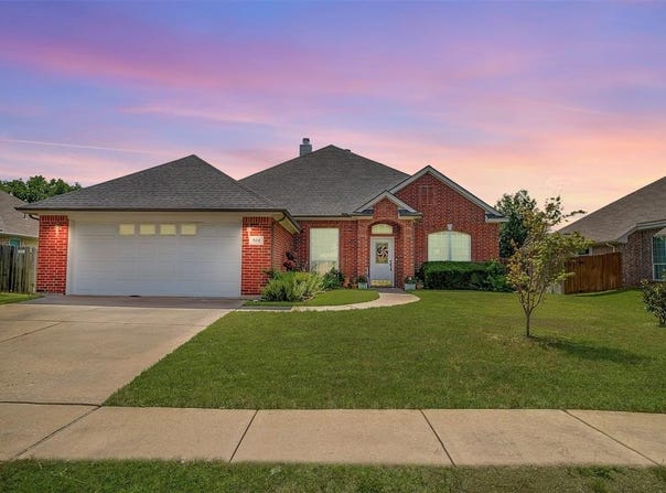 501 Chestnut Lane, Saginaw, TX 76179