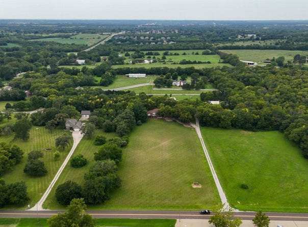 4343 SE W Edge RD, Topeka, KS 66609