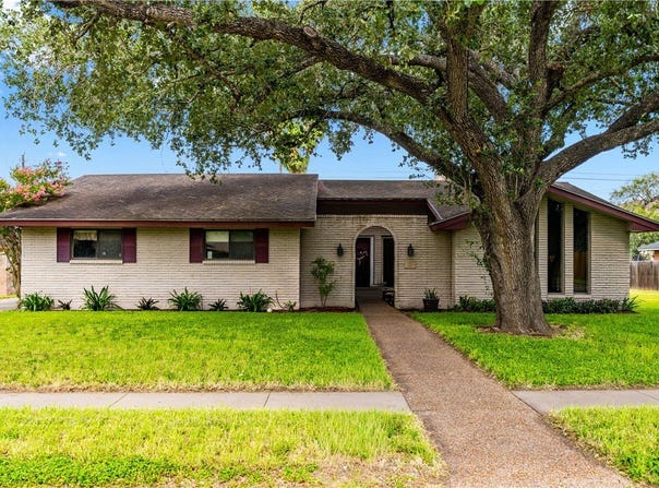 227 Seale Avenue, Kingsville, TX 78363