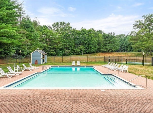 200 Ridgefield Cir, Clinton, MA 01510