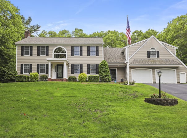 5 Lancaster Lane, Bourne, MA 02532