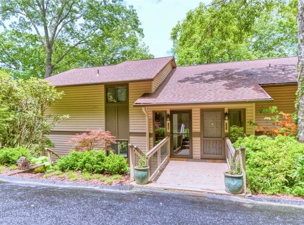 704 Highlands Mountain Club Road, Highlands, NC 28741