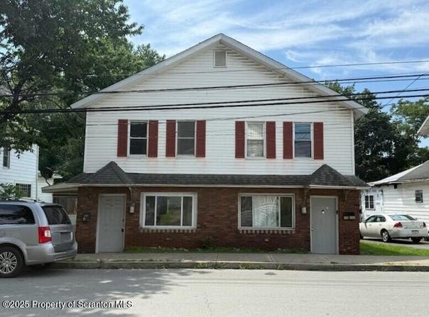 448-450 N Main Street, Taylor, PA 18517