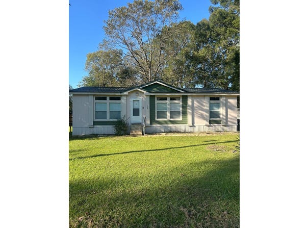 329 Gum St, Stamps, AR 71860