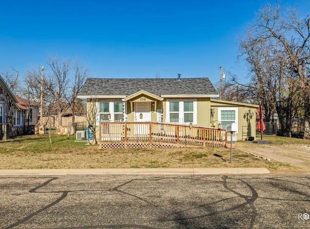 706 N Madison St, San Angelo, TX 76901