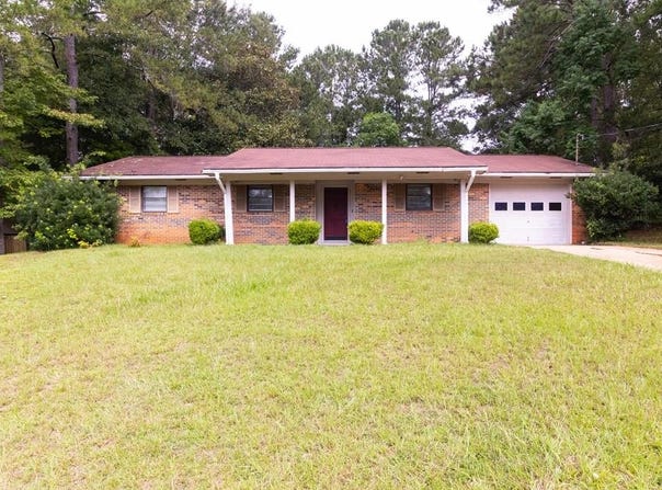 413 Springdale Dr., Enterprise, AL 36330