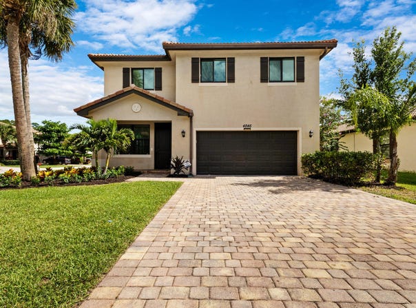 4846 Pond Pine Way, Greenacres, FL 33463