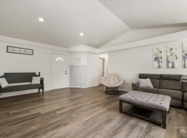 529 E Baldwin St, Meridian, ID 83646