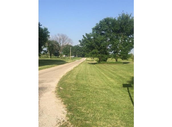315 Commercial Street, Kincaid, KS 66039