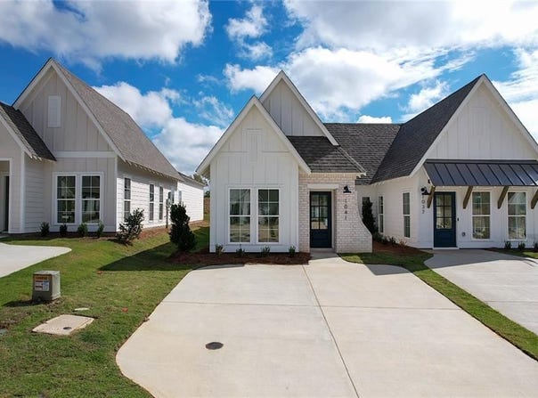 1041 HUNTERS Way, OPELIKA, AL 36801