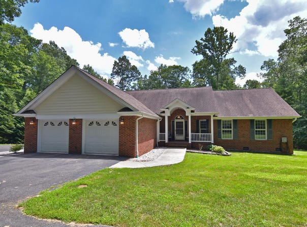 992 Asbury Trace, Lewisburg, WV 24901