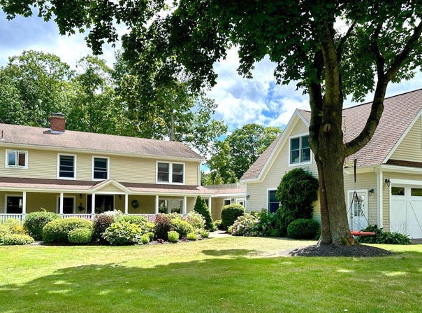 1 Wabun Road, Cape Elizabeth, ME 04107