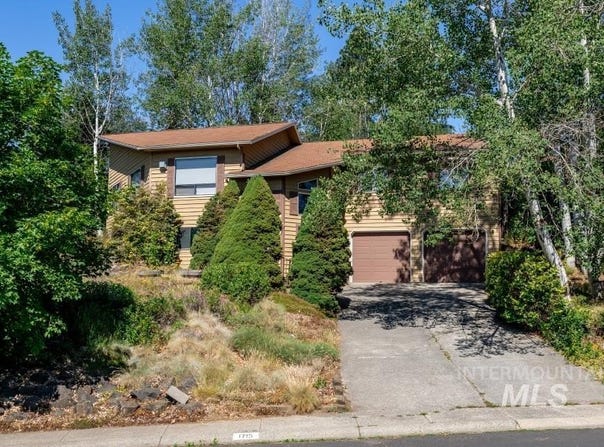 1715 Appaloosa, Moscow, ID 83843
