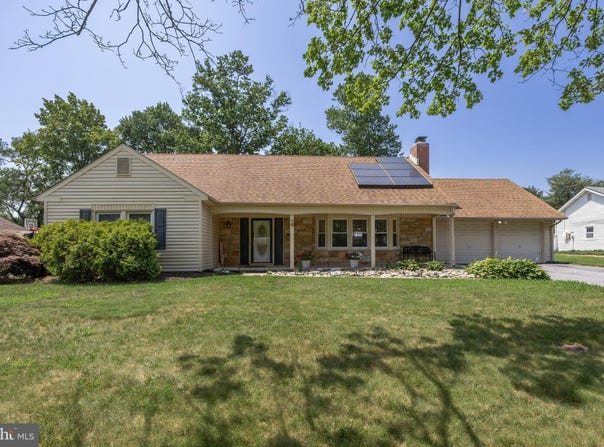 16 TREBING LANE, WILLINGBORO, NJ 08046
