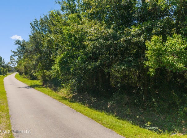 315 Sandy Street, Waveland, MS 39576