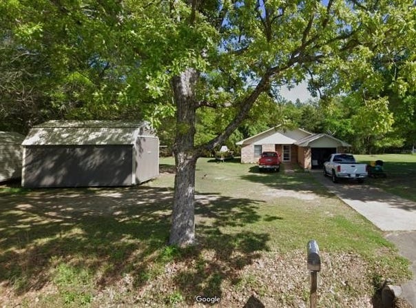 201 AN County Road  425, PALESTINE, TX 75803